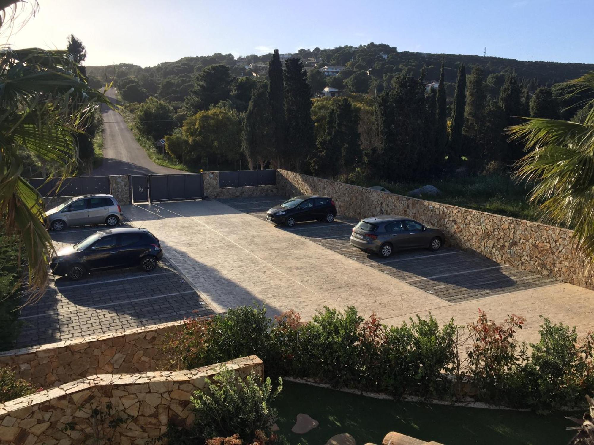 Residence Elegance Ville Ed Appartamenti A Porto Pino Eksteriør billede