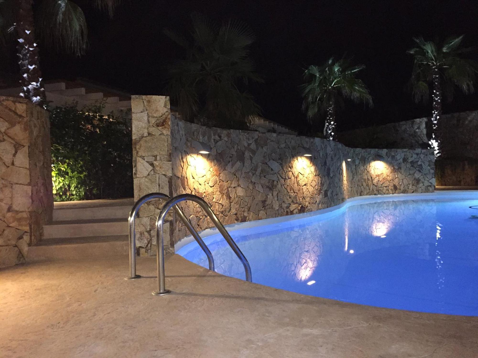 Residence Elegance Ville Ed Appartamenti A Porto Pino Eksteriør billede