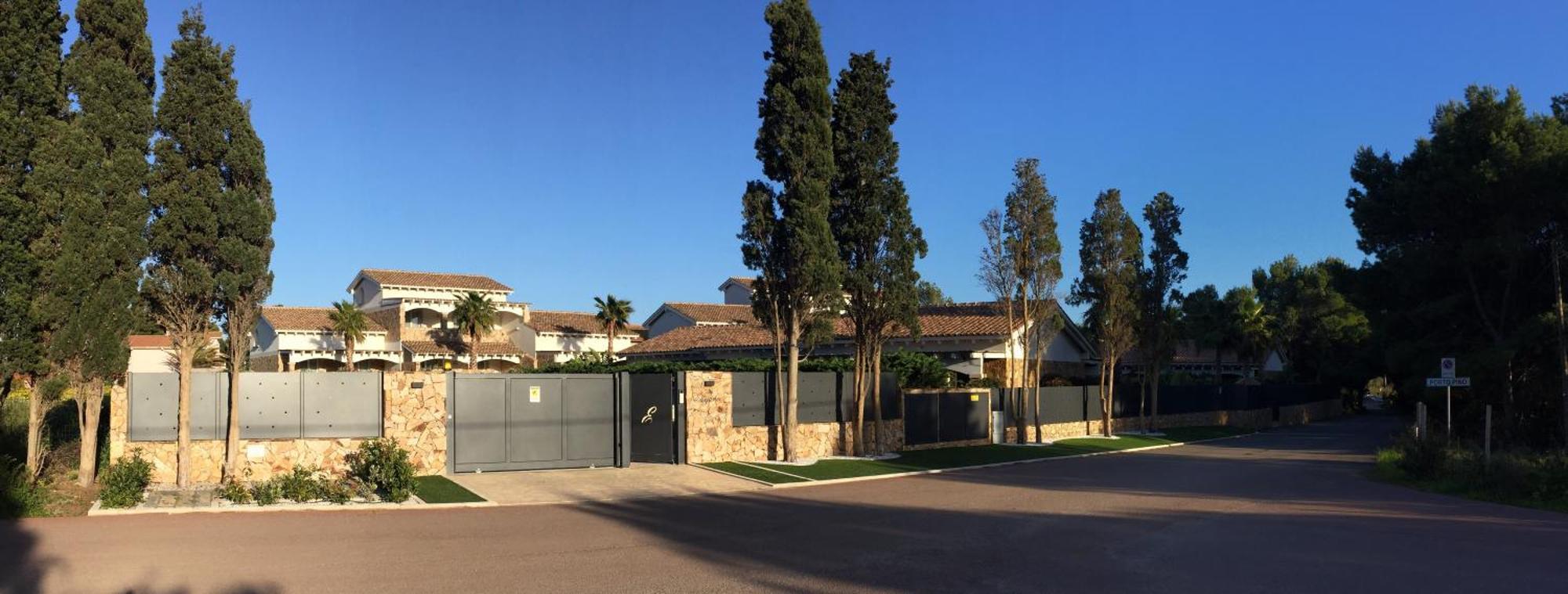 Residence Elegance Ville Ed Appartamenti A Porto Pino Eksteriør billede