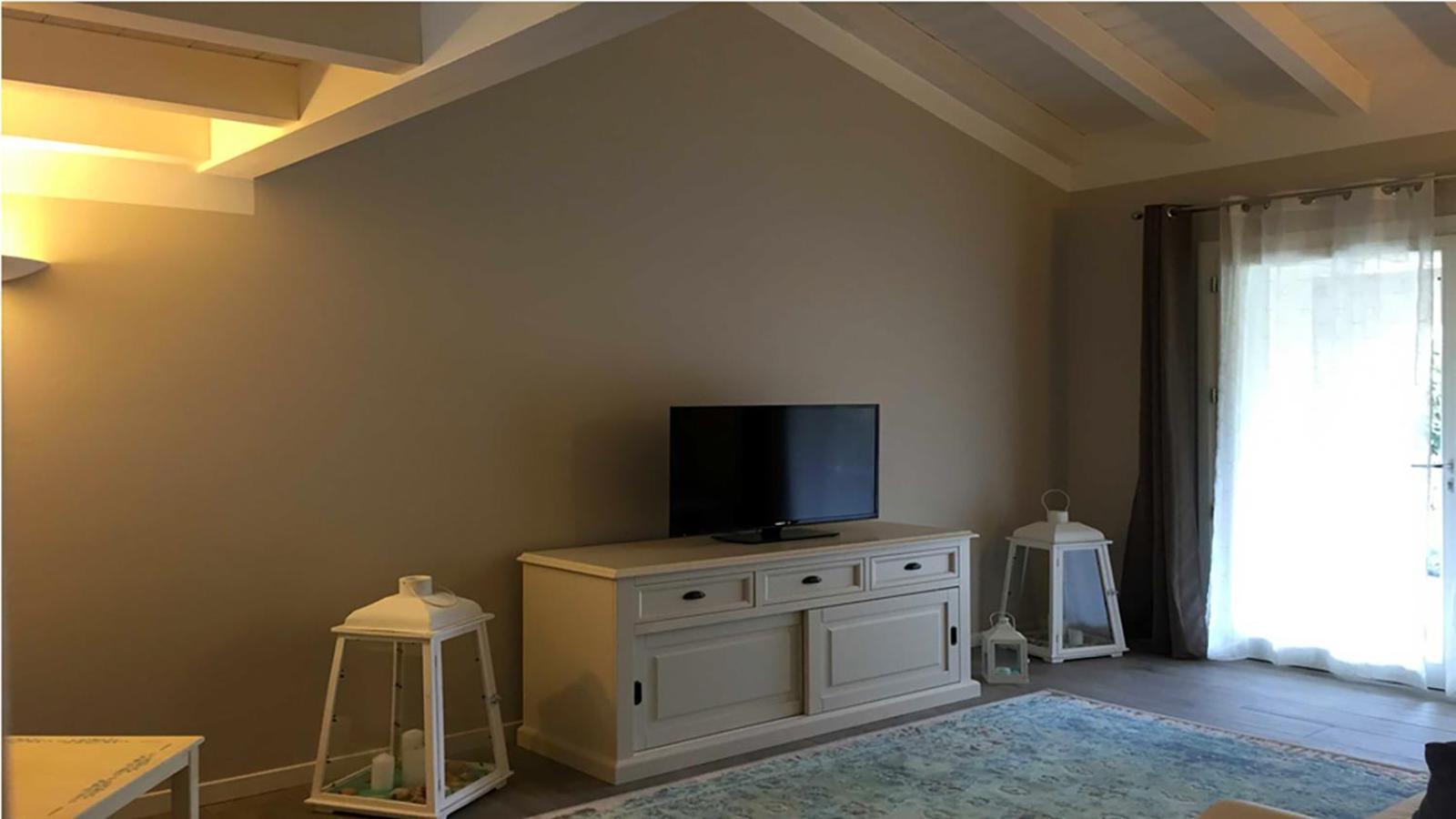 Residence Elegance Ville Ed Appartamenti A Porto Pino Eksteriør billede
