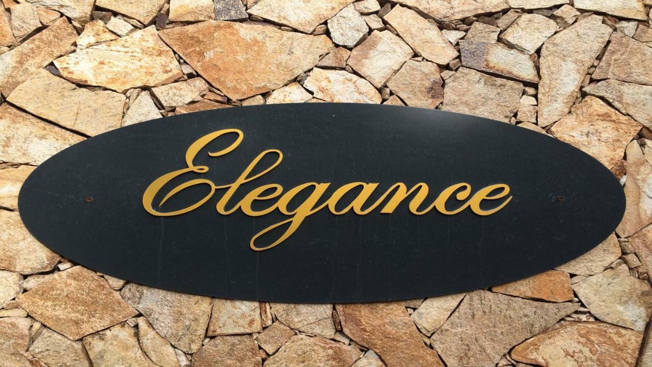 Residence Elegance Ville Ed Appartamenti A Porto Pino Eksteriør billede