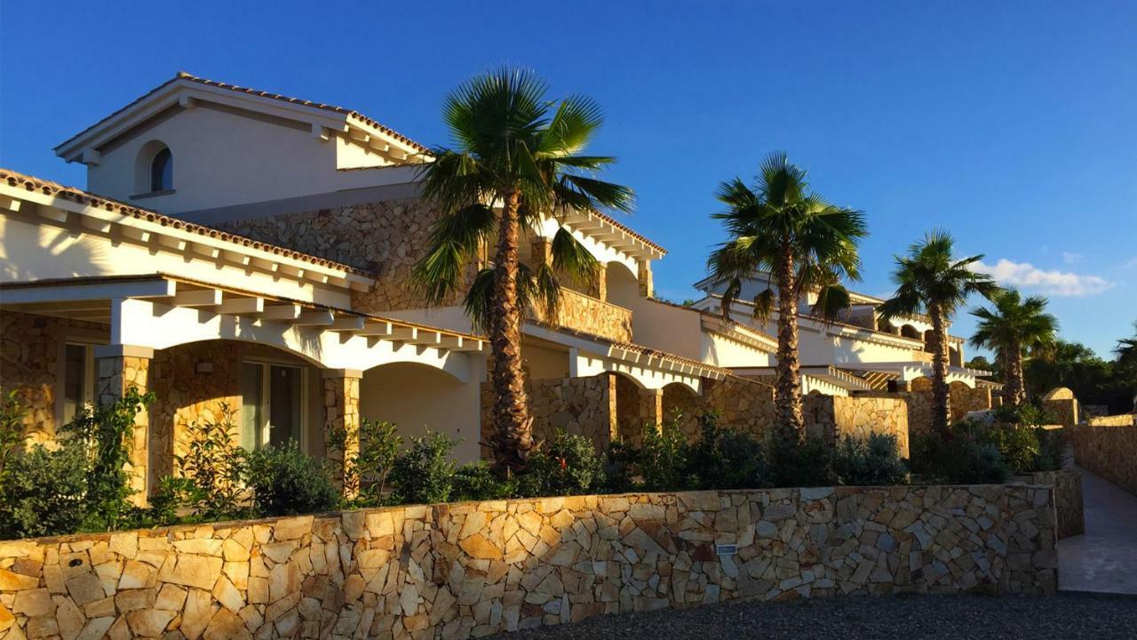 Residence Elegance Ville Ed Appartamenti A Porto Pino Eksteriør billede
