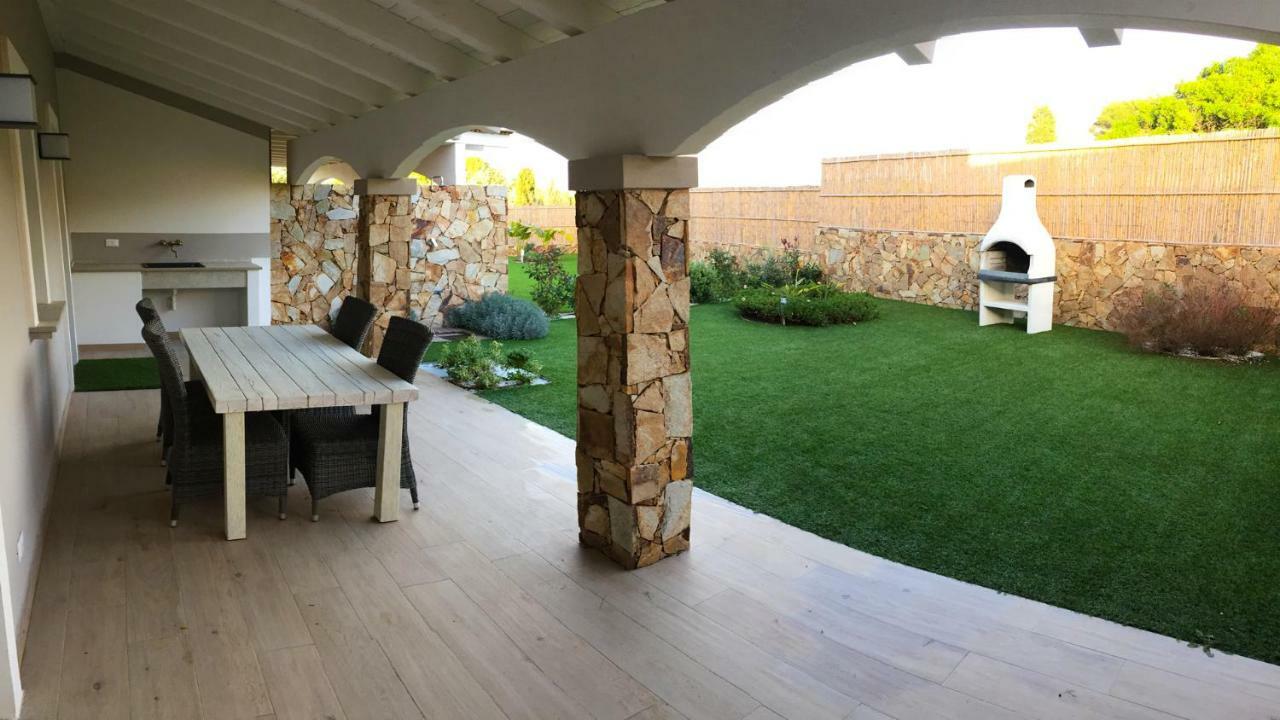 Residence Elegance Ville Ed Appartamenti A Porto Pino Eksteriør billede