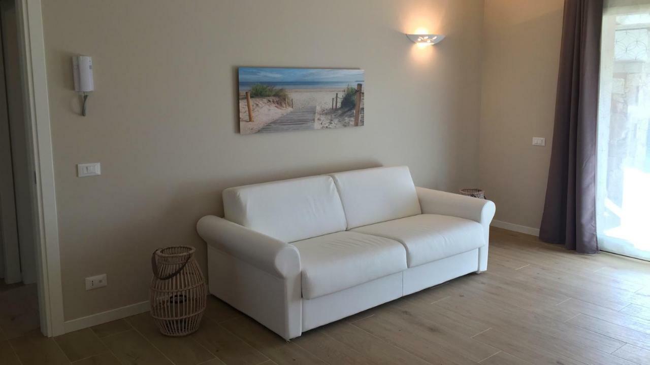 Residence Elegance Ville Ed Appartamenti A Porto Pino Eksteriør billede